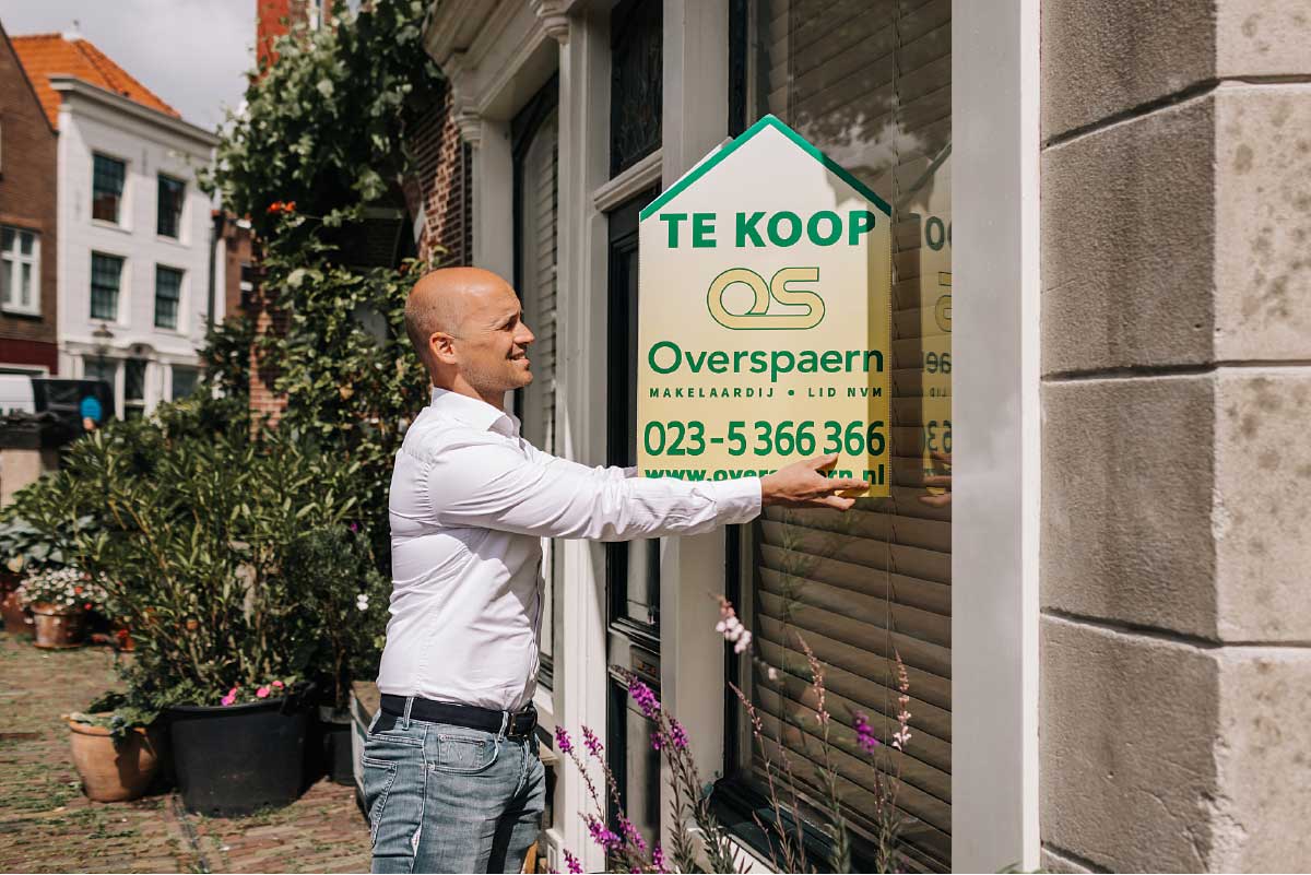 overspaern-makelaardij-haarlem-en-omgeving-aankoop-verkoop-taxatie-nieuwbouw-foto-joren-bakx-verkoopbord-v2